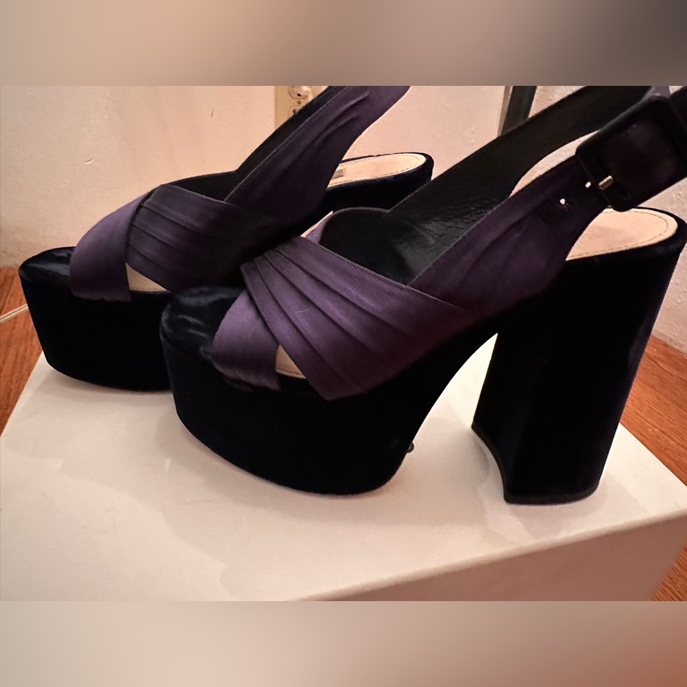 Miu Miu platform heels. Size:37. Velvet Blue